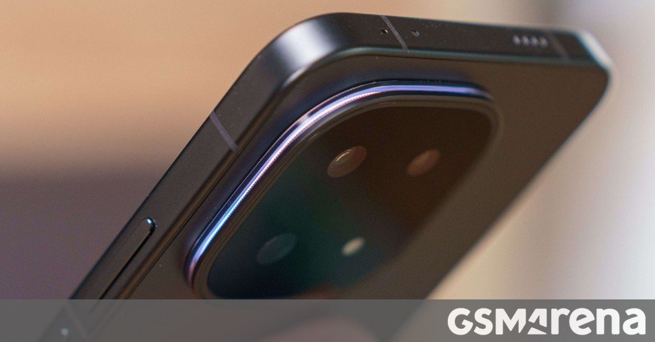 iQOO 15 Ultra跑分破450万，游戏手机性能天花板再刷新