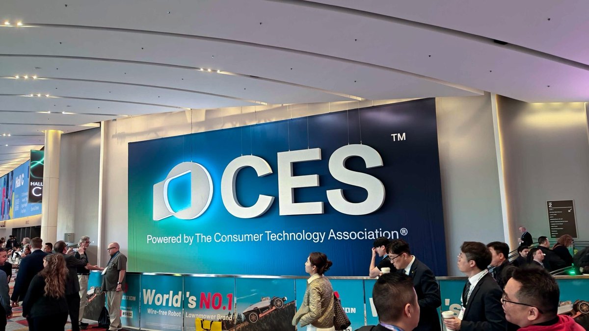CES 2026首日：联想卷轴笔记本惊艳，华硕新品扎堆，PCIe 5.0 SSD杀入平民市场